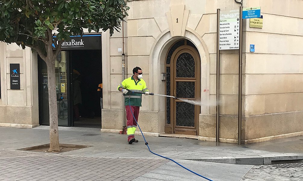 Secomsa intensifica la neteja i desinfecció de les àrees de contenidors