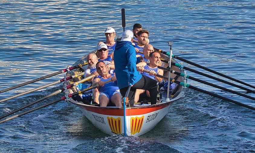 Equip veterà masculí de Vent d'Estrop Vogadors de Cambrils, guanyador de la seva categoria