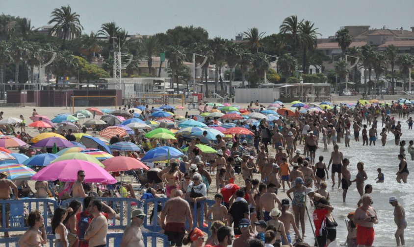 Ambient a la platja del Regueral, el passat mes de juny