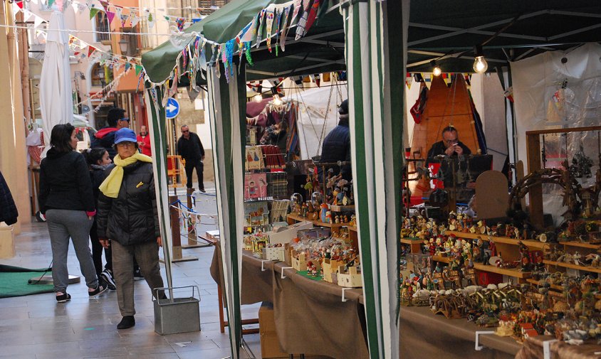 Imatge del Mercat de Nadal a la plaça de la Vila, ahir al matí