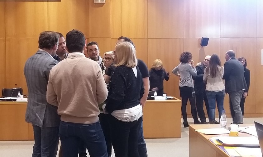 Moment del ple del passat divendres 23 de febrer en què es va interrompre la sessió