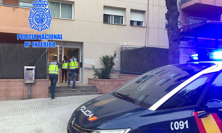 Imatge de l'operació policial a càrrec de la Policia Nacional