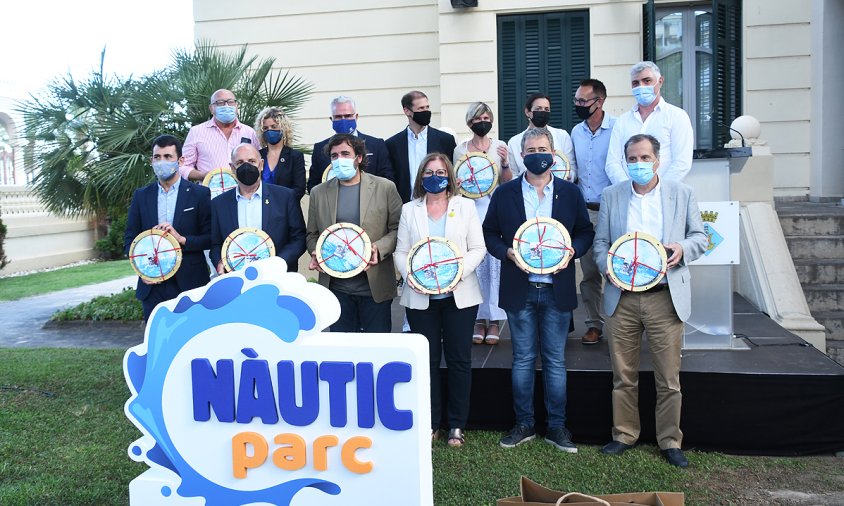 Foto de família dels guardonats a l'acte dels 20 anys de l'Estació Nàutica