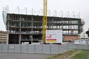 Les obres de l'Ateneu Juvenil s'endarrereixen a causa de la suspensió de pagaments de l'empresa constructora