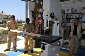 Els professors de l'Escola Taller de Cambrils reclamen a la conselleria de Treball que no se suprimeixin aquests estudis