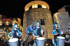 El grup valencià de percussió 'Percupads' engresca el port cambrilenc la nit de divendres