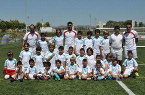 Una trentena de joves jugadors participen en el primer campus formatiu de futbol del FC Cambrils