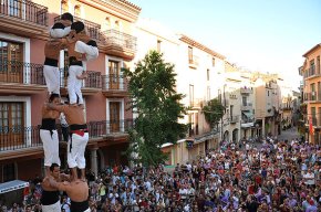 Gran jornada castellera a la plaça d'Espanya en motiu de la Festa Major 