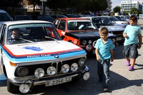 Vehicles amb més de 25 anys d'antiguitat competeixen a Cambrils en la V edició del Ral·li Clàssic de Regularitat