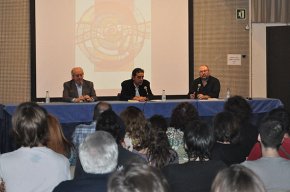 Ramón García Mateos presenta el seu darrer llibre "Rumor de agua redonda (Antología 1998-2010)"