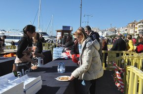 Una multitudinària galerada popular al port clou les vuitenes Jornades de la Galera