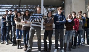 Un grup d'alumnes de Batxillerat de l'institut Cambrils es classifica per a la final estatal d'un concurs d'economia 