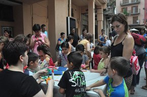 Tallers infantils per a la canalla i una nova sessió de contes, les darreres activitats de la campanya "Juguem i fem comerç"