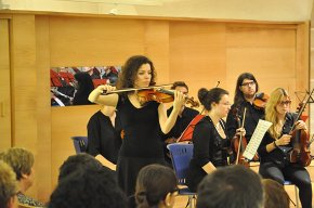 Concert de lOrquestra de la URV amb la solista de violí Anna Urpina a la Cripta