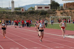 L'equip femení del Club Atletisme Cambrils competeix a la primera jornada del Critèrium Català