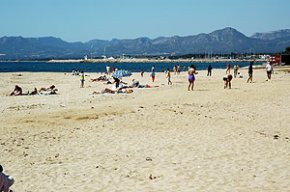 Una avaria en el bombeig del clavegueram provoca l'abocament d'aigua residual a la platja del Cavet 