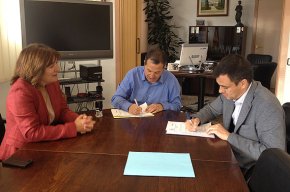 LAjuntament de Vandellòs i l'Hospitalet de l'Infant i Comaigua signen un conveni d'ajuts per a les famílies més desfavorides