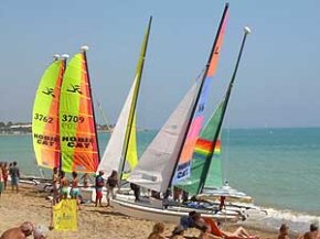 L'Estació Nàutica Salou - Cambrils - Mont-roig / Miami Platja organitza amb èxit la regata Wind Cat Els Prats