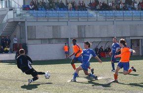 El FC Cambrils trenca la mala ratxa de resultats i aconsegueix vèncer després de no fer-ho des del mes de gener