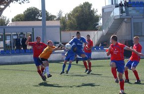 El Cambrils marca tres gols més i s'emporta els tres punts en el partit ajornat amb la Gimnàstica Iberiana