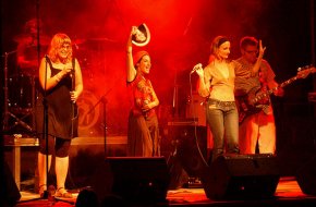 Soul Atac, amb el seu ritme de fusió barreja de soul i funk, va protagonitzar l'actuació del Festa Estiu d'ahir