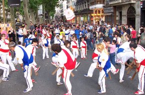 El Ball de Bastons de Cambrils participa en la 34a Trobada Nacional de Bastoners de Catalunya celebrada a Barcelona