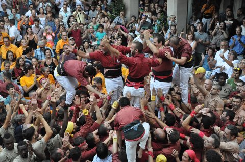 Eufòria dels Xiquets de Cambrils després de descarregar el 3 de 7