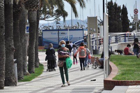 Primer dia de la sortida de la canalla al carrer en la crisi del coronavirus