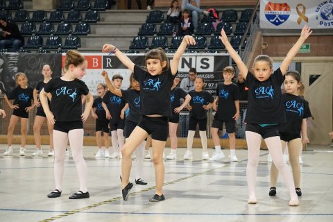 Cambrils commemora el Dia Internacional de la Dansa