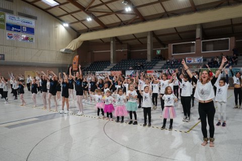 Cambrils commemora el Dia Internacional de la Dansa