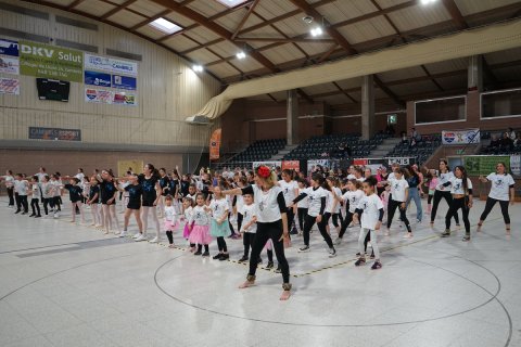 Cambrils commemora el Dia Internacional de la Dansa