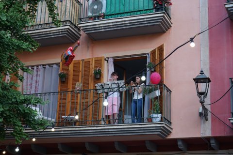 Música als balcons pels carrers del Barri Antic