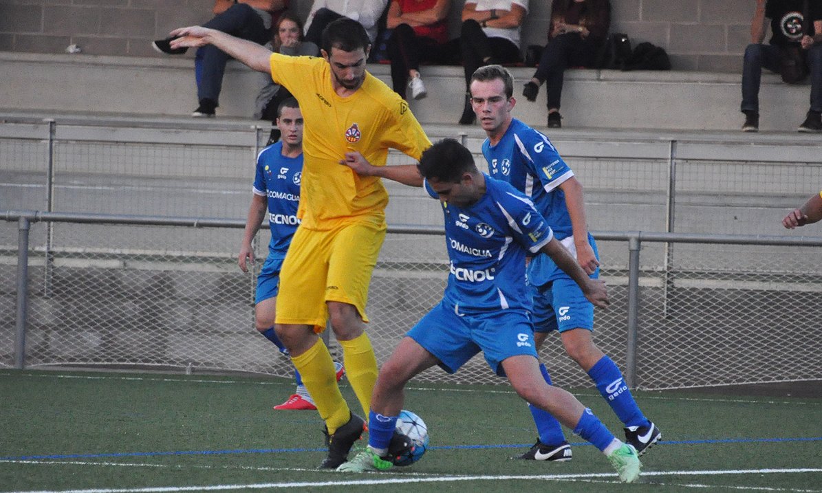 Derrota Del Cambrils Unió A Casa Amb Xou Arbitral I Final Accidentat ...