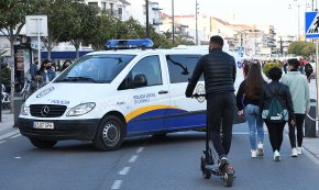 La Policia Local deté un home a la Rambla de Jaume I que tenia una ordre de cerca i detenció