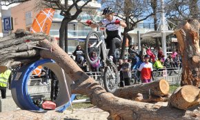 La platja del Regueral, escenari espectacular de la segona prova de la Copa d'Espanya de trial en bicicleta