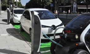 David Chatelain, regidor de Seguretat Ciutadana: «Qui es compra un vehicle elèctric no pot dependre d'un punt de càrrega públic»