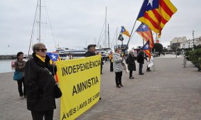 Les Àvies i Avis per la Independència tanquen un altre any de concentracions amb la darrera trobada silenciosa al Port