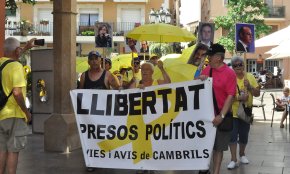 Concentració dels Avis i Àvies el dia que part dels presos polítics arriben a les presons catalanes