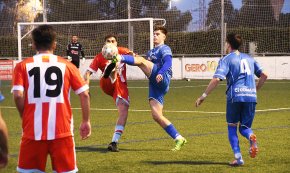 El Cambrils Unió deixa escapar els tres punts en el tram final del partit