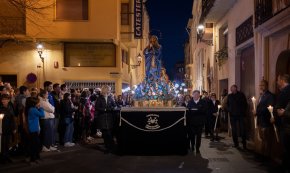 La professó del Sant Enterrament clou l'activitat religiosa del Divendres Sant (Conté galeria fotogràfica)