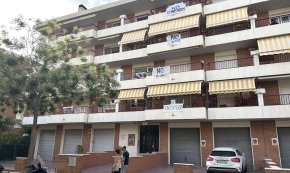 L'Ajuntament de Cambrils suspèn la instal·lació dels contenidors al carrer d'Hug de Montcada