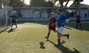 El FC Cambrils venç La Selva del Camp a domicili i manté la bona dinàmica