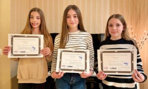 El trio de pianistes de l'Escola de Música Aina Cester, Maria Arcas i Martina Sentís obtenen el Primer Premi en el I Certàmen EPTA