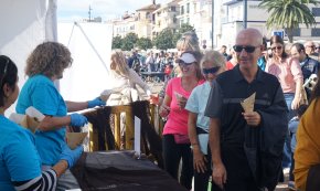 Cambrils promociona el seitó amb una masterclass i una degustació amb més de 500 racions (Conté galeria)