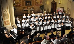 Emoció a flor de pell amb el concert de l'Escolania de Montserrat a l'Ermita (conté vídeo dels Goigs)