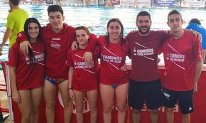 Nedadors alevins i absoluts del Cambrils Club Natació competeixen als Campionats de Catalunya d'hivern