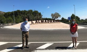 L'Ajuntament de Vandellòs i l'Hospitalet de l'Infant decora la nova rotonda d'accés a l'Almadrava