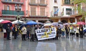 Els Avis i Àvies per la llibertat dels Presos Polítics segueixen dempeus