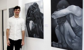 El jove artista Xavi Piñol inaugura l'exposició de pintura «Què ens mata? La soledat» a la galeria artAMILL de Vinyols i els Arcs