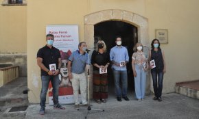 S'inaugura l'exposició «Estius d'art i literatura», la mostra que recull el vincle personal i cultural del pintor Palau Ferré i del poeta Jaume Ferran a Cambrils